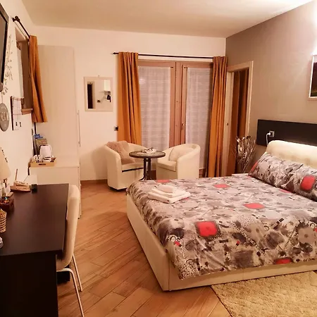 Il Vigneto & Breakfast - Valtellina Panoramic View Bed & Breakfast Castione Andevenno